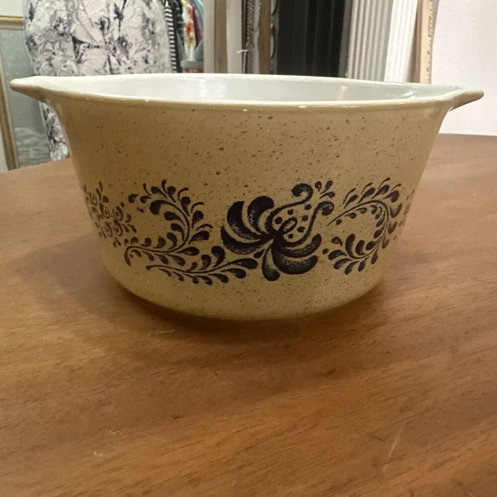 Vintage PYREX Homestead Casserole Baking Dish 2.5 Qt Tan & Blue No Lid